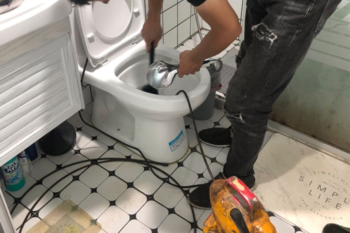 四子王疏通下水道