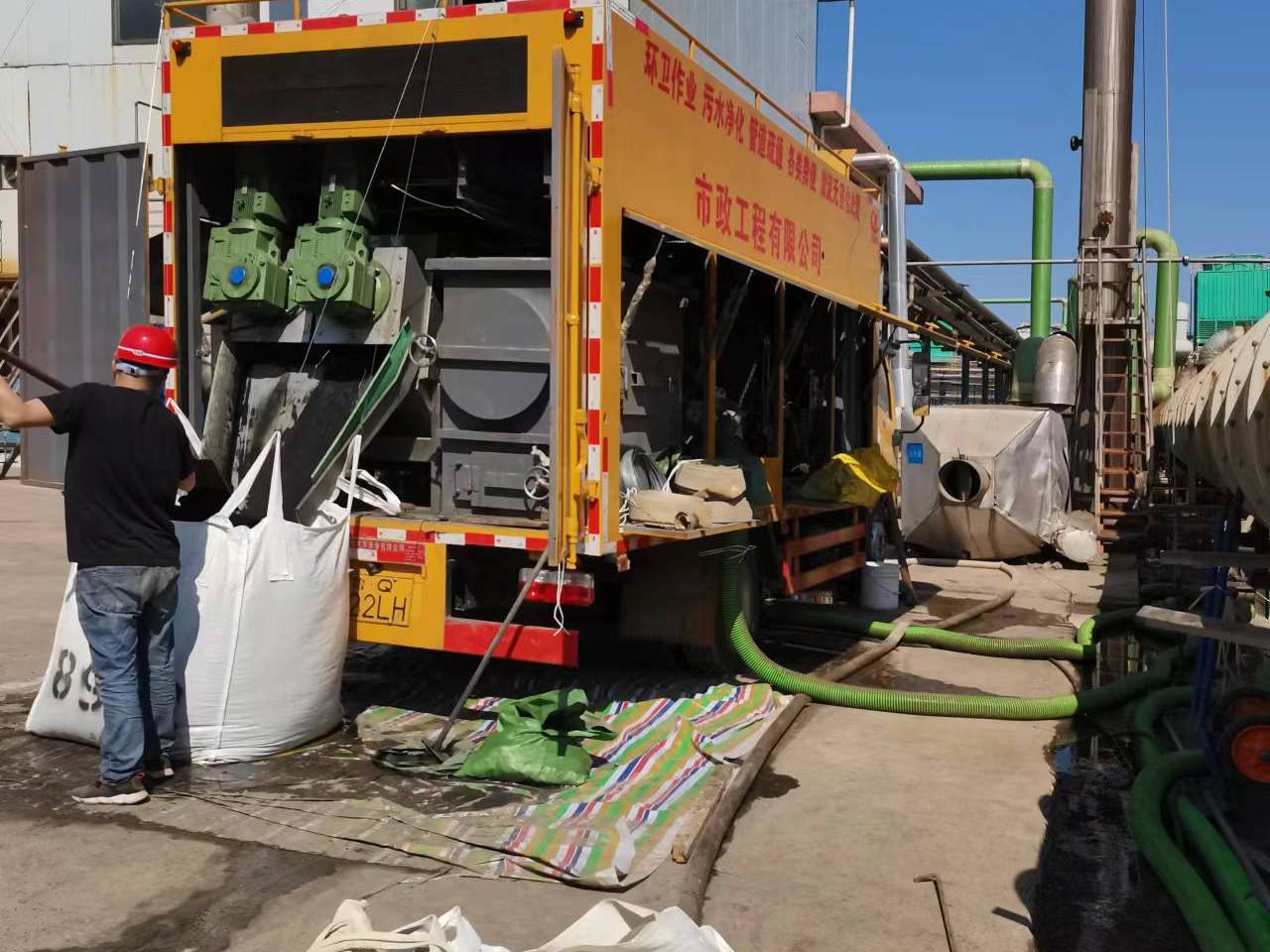 四子王淤泥压干处理